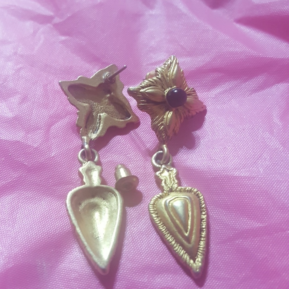 Ladies pierced ear rings
